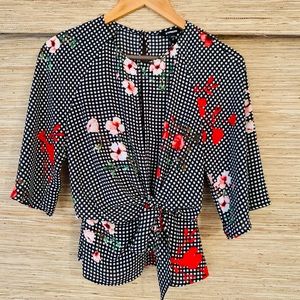3/$30 bundle 🎉 Express Floral Blouse